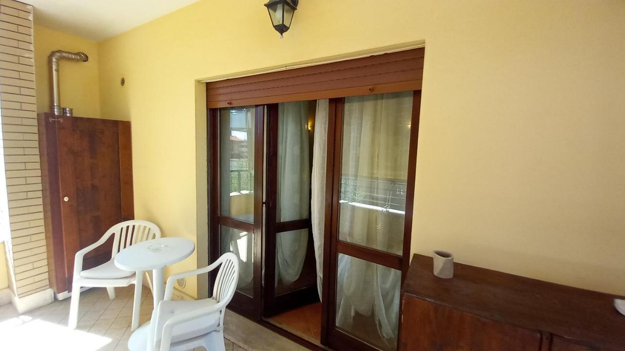 Ferienwohnung Domus Claudio Fiumicino Exterior foto